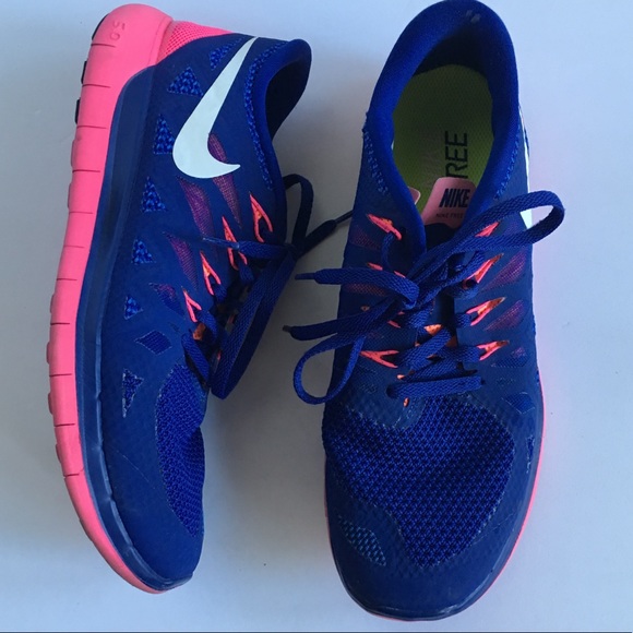 blue pink nike shoes